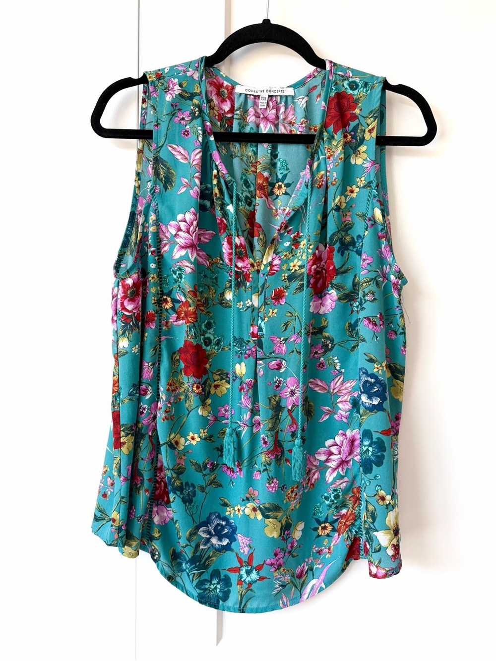 Collective Concepts Teal Floral Sleeveless V-Neck Top